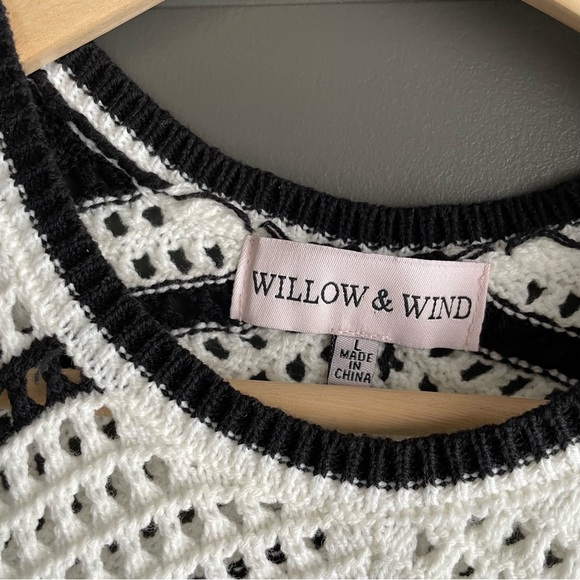 NWOT crochet crop top - Picture 2 of 3